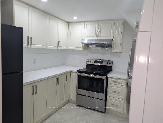 Property Photo:  26 Glenmore Crescent Basement Apartment  ON L6S 1H8 