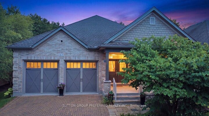 Property Photo:  725 Eagletrace Drive 63  ON N6G 0J7 