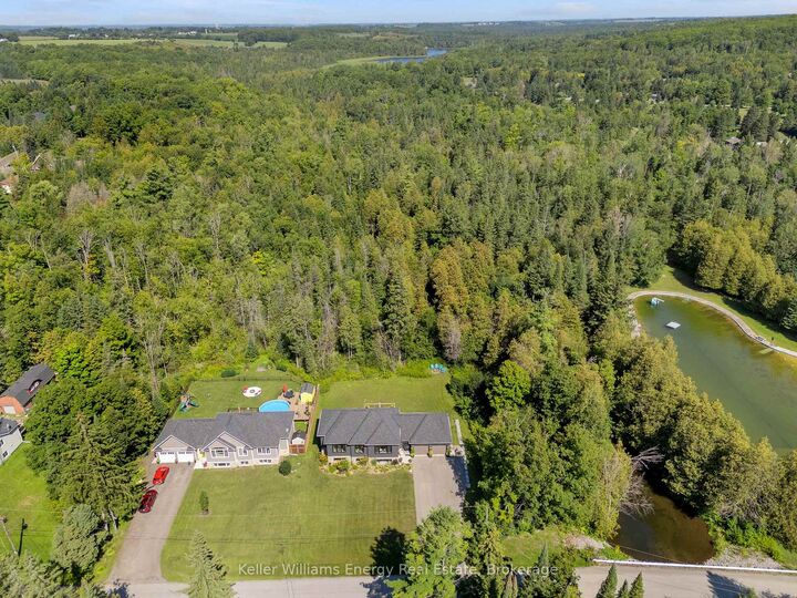 Photo de la propriété:  29 Waldweg Drive  ON L0B 1B0 