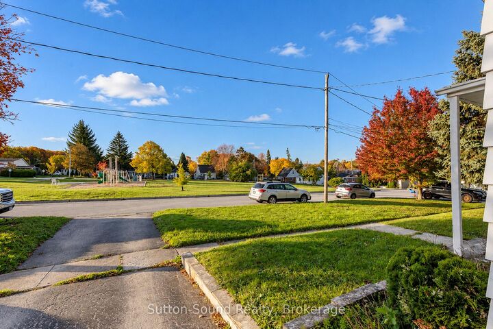 Property Photo:  720 5th St East Street E  ON N4K 1E5 