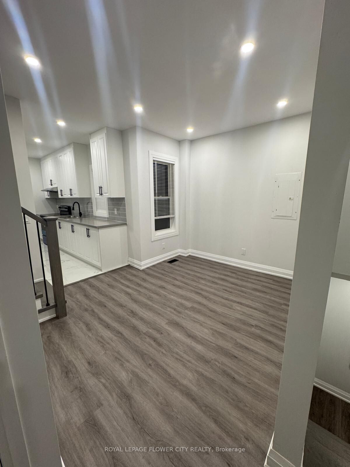 Property Photo:  414 Perth Avenue #Upper  ON M6P 3Y6 