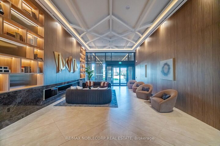 Property Photo:  5 Meadowdale Road 2501  ON L4K 0C7 