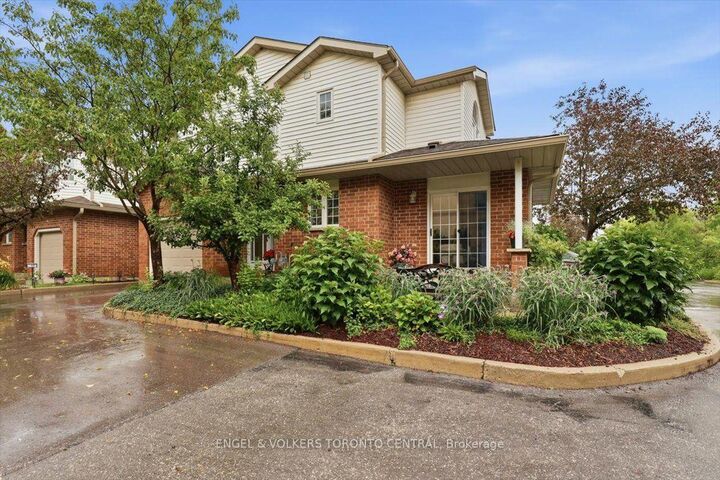 Property Photo:  229 Baker Street 16  ON N2T 2R4 
