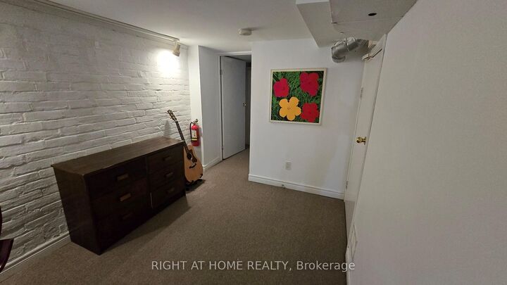 Property Photo:  261 Grace Street  ON M6G 3A7 