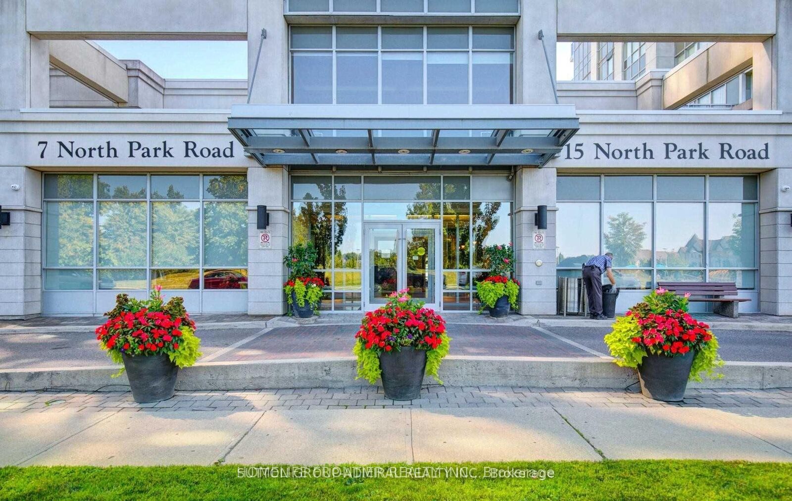Property Photo:  15 North Park Road 1010  ON L4J 0A1 