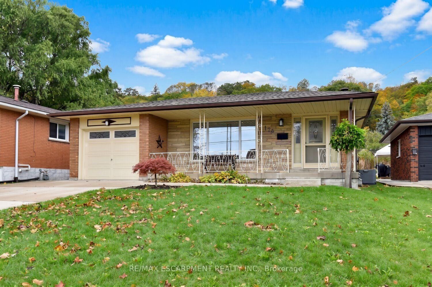 Property Photo:  176 Kimberly Drive  ON L8K 4L1 