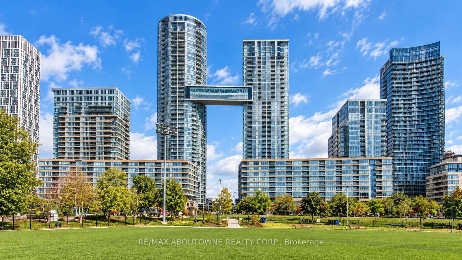 Property Photo:  15 Iceboat Terrace 3608  ON M5V 4A5 