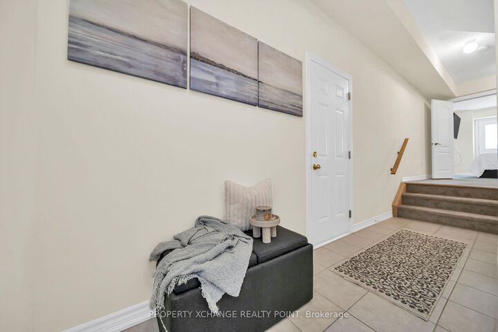 Property Photo:  2540 William Jackson Drive 603  ON L1X 0E4 