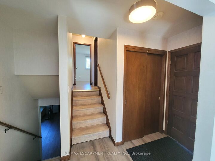 Property Photo: 9 Charleen Circle Main ON L2M 7G6