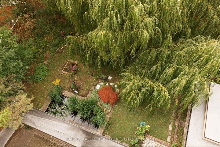 Property Photo:  41 Hurlingham Crescent  ON M3B 2P9 