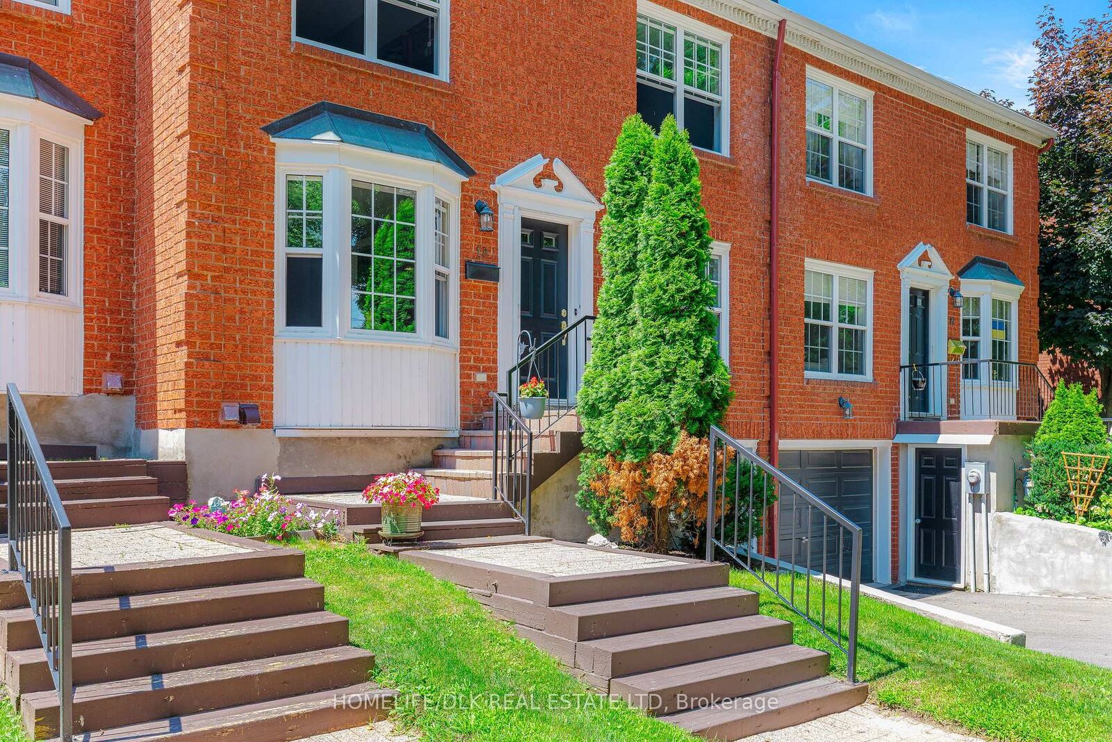 Property Photo:  18 Country Club Place  ON K6V 6T7 
