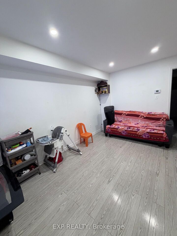Property Photo: 200 McLevin Avenue 29 ON M1B 6C6