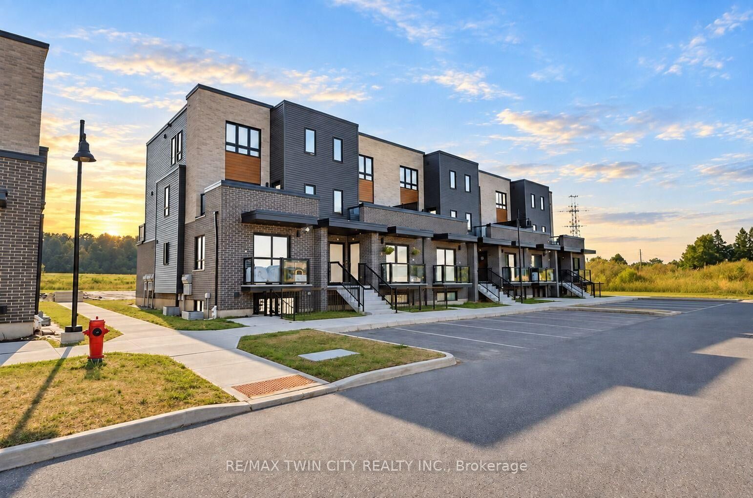Property Photo: 235 Chapel Hill Drive 11 ON N2R 1N3