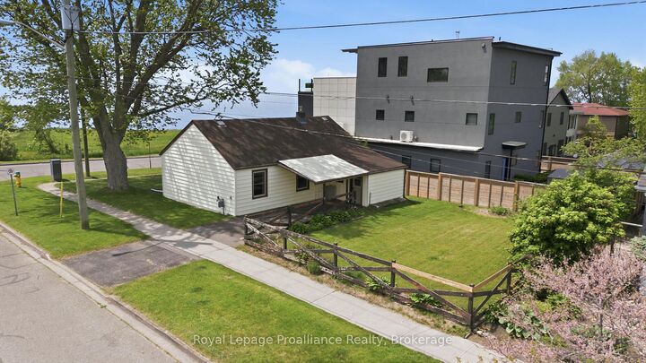 Property Photo:  478 Monk Street  ON K9A 2T1 