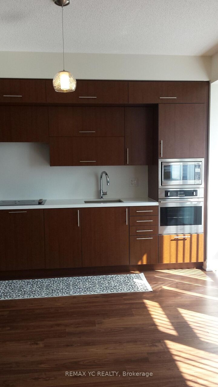 Property Photo:  5 Sheppard Avenue E 2024  ON M2N 2Z8 