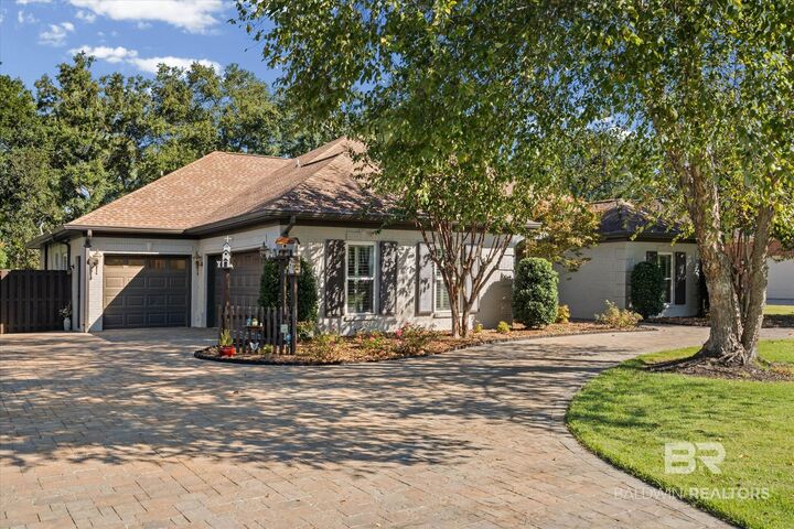 Property Photo: 304 S Tee Drive AL 36532