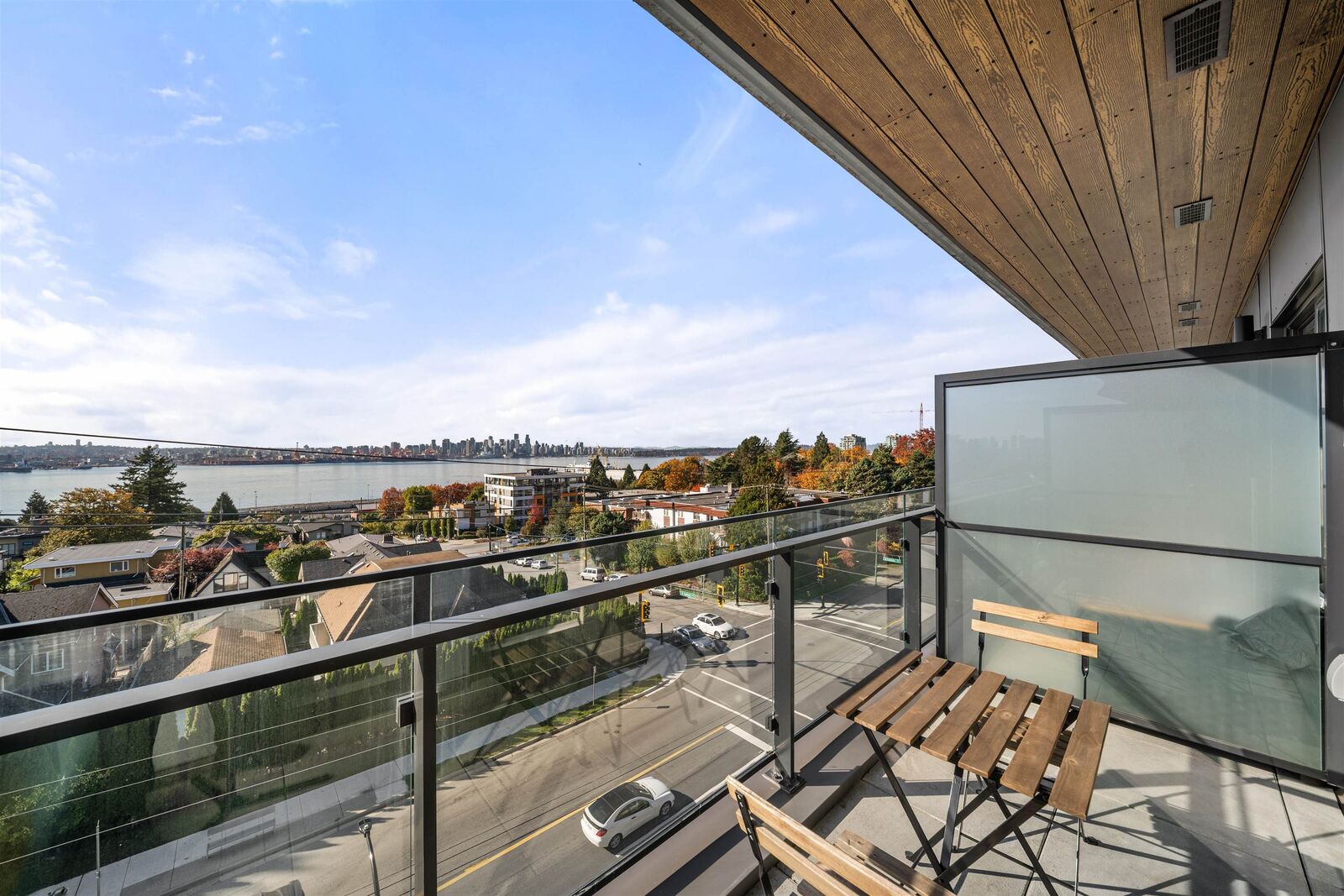 Property Photo: 422 E 3rd Street 503 BC V7L 1G2