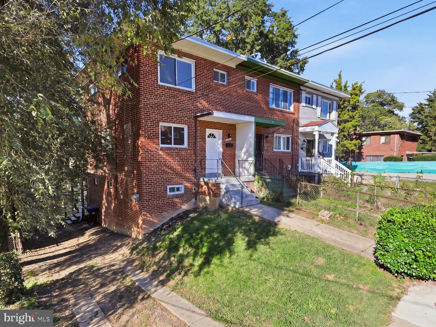 Property Photo:  634 Hampton Drive  MD 20745 