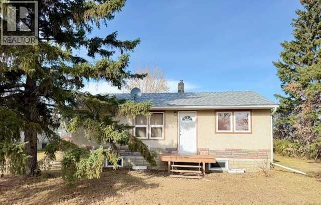 Property Photo:  308 3 Street North  AB T0B 2X0 