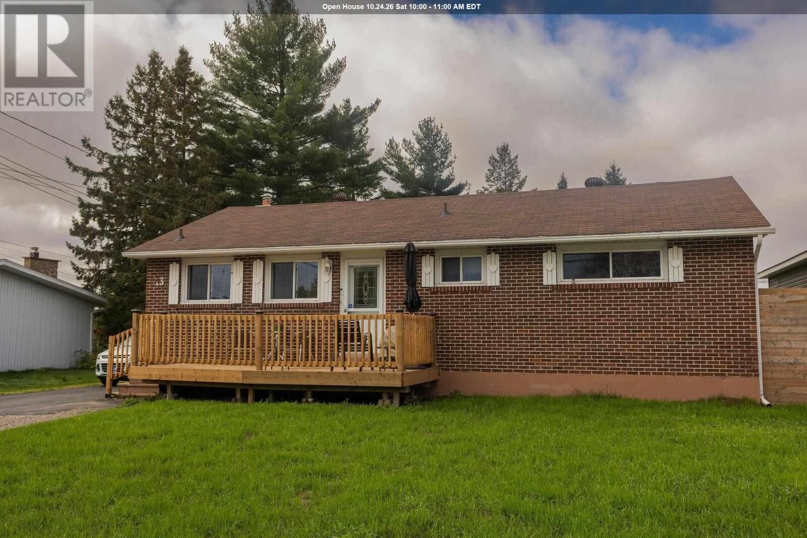 Photo de la propriété:  13 Pentagon Blvd  ON P6B 5H9 
