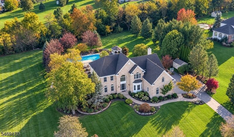 Property Photo: 28 Nashaway Dr NJ 08551