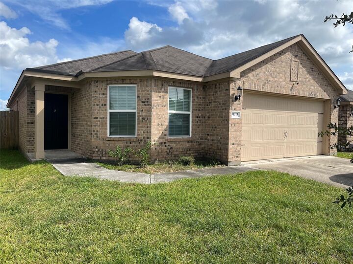 Property Photo:  9415 Opal Gates Drive  TX 77583 