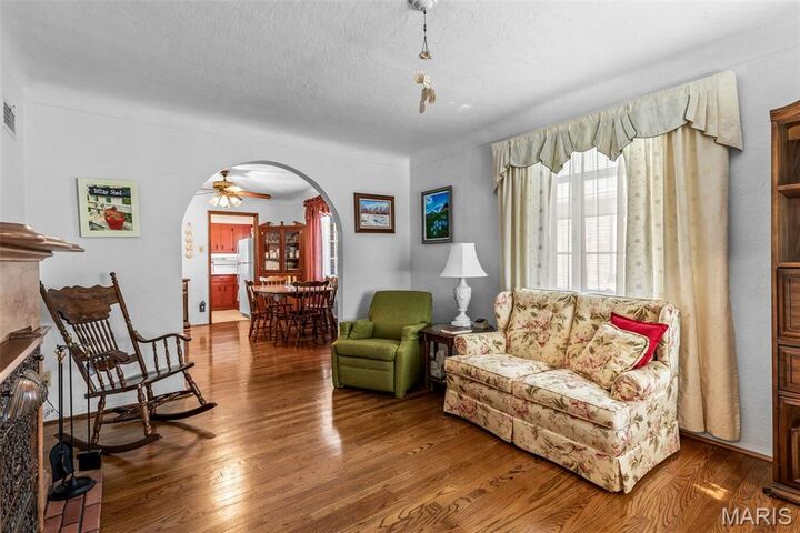 Property Photo: 729 Zeiss MO 63125