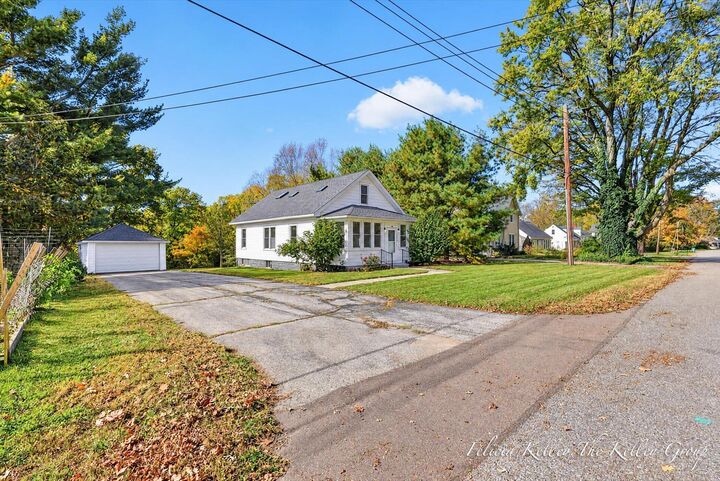 Property Photo:  1820 River Bluff Road  MI 49120 