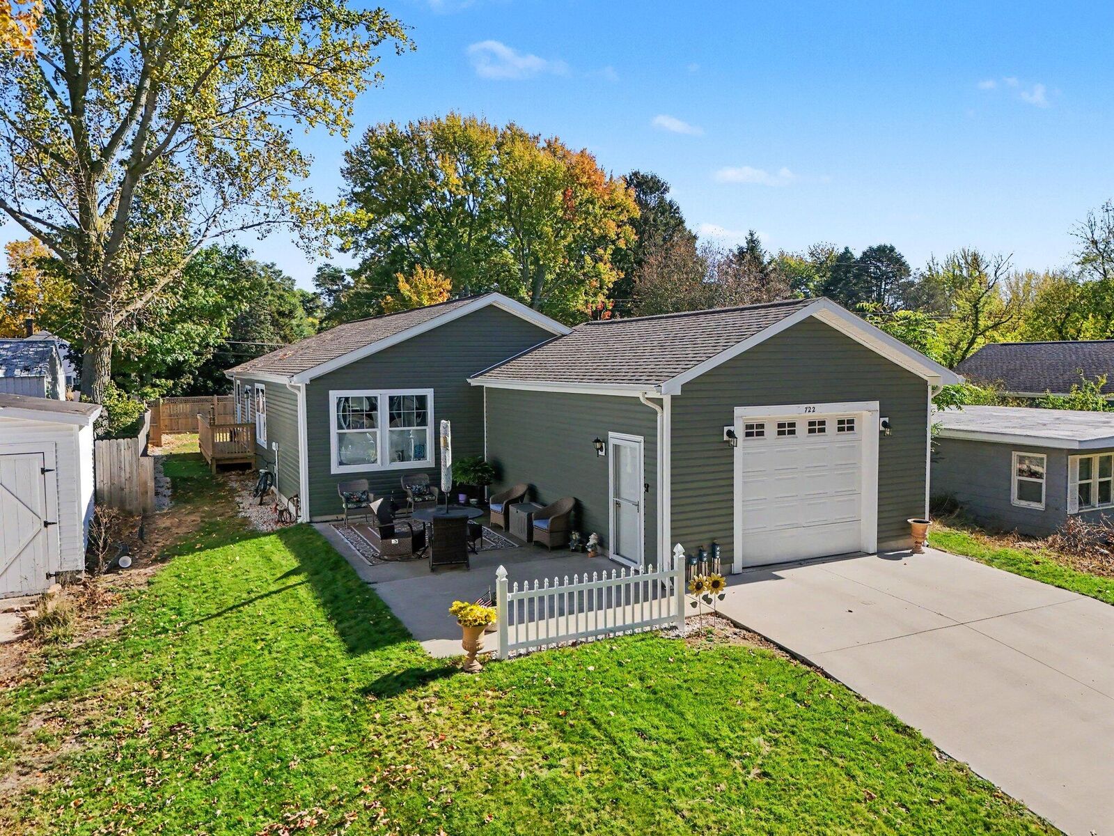 Property Photo:  722 N Delia Street  MI 49431 