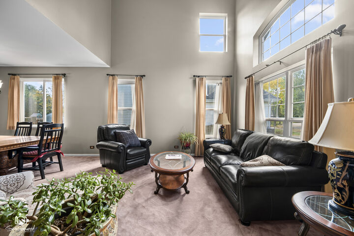 Property Photo: 539 Capital Lane IL 60031