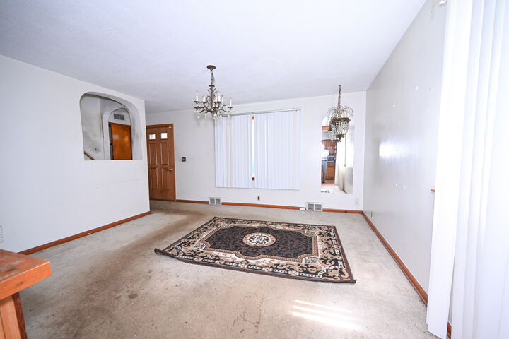 Property Photo: 424 N Poplar Avenue IL 60191