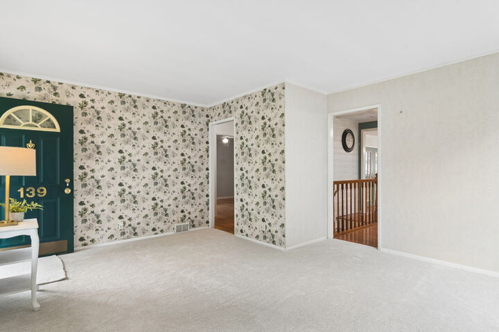 Property Photo: 139 N Hager Avenue IL 60010