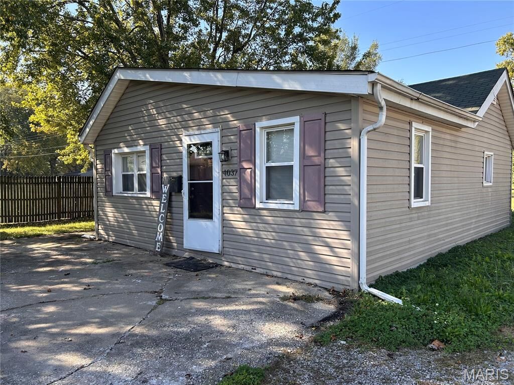 Property Photo: 4037 Braden Avenue IL 62040