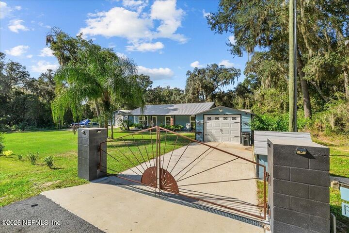 Property Photo:  108 Ingraham Drive  FL 32189 