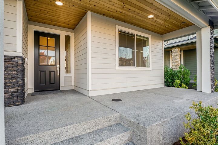 Property Photo: 22991 SE Sycamore Street WA 98010