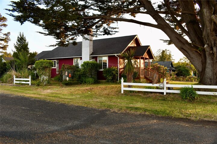 Property Photo: 203 W Ocean Ave WA 98595