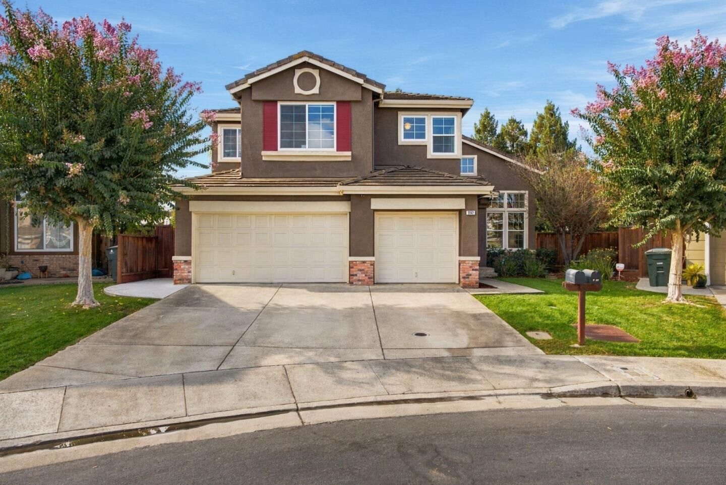 Property Photo:  1162 Apache Court  CA 95020 