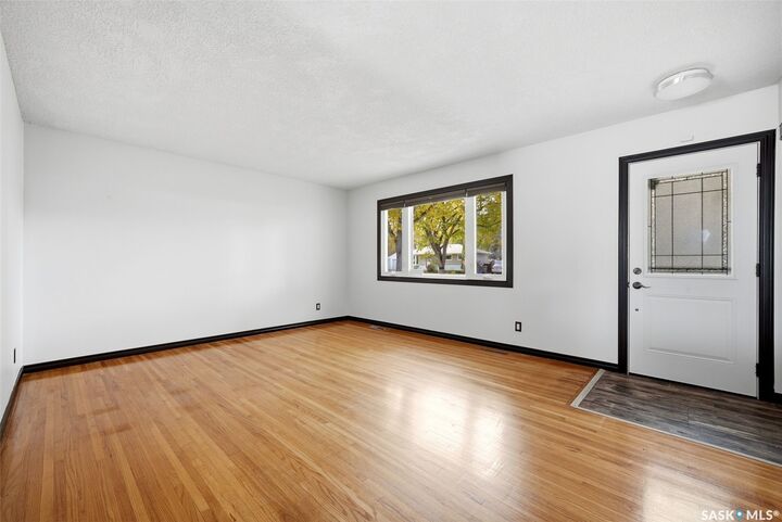 Property Photo: 4523 England Road SK S4R 4P6