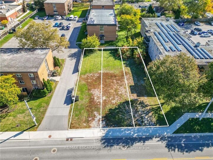 Photo de la propriété:  574 Ontario Street B  ON L2N 4N7 