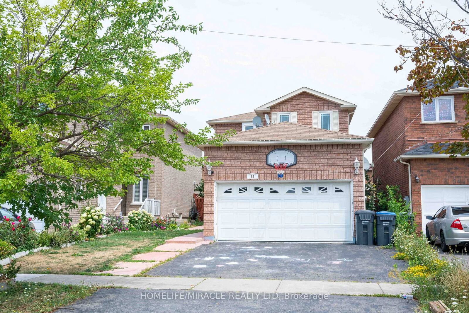 Property Photo:  52 Creditstone Road  ON L6Y 4G1 