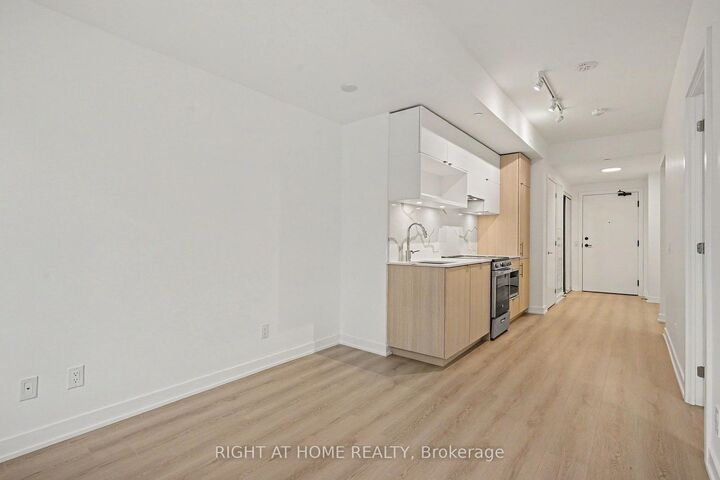 Property Photo:  100 Queen Street E 3009  ON M5C 0B5 