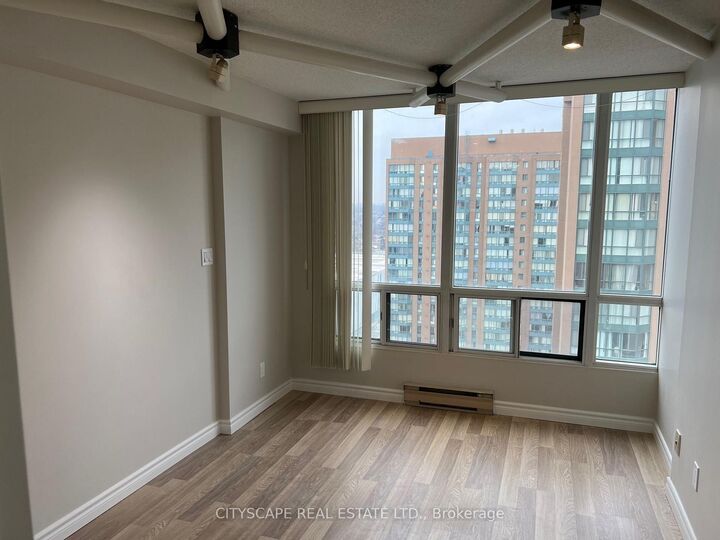 Property Photo:  155 Hillcrest Avenue 2001  ON L5B 3Z2 