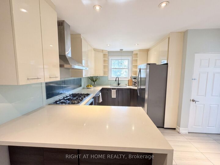 Property Photo:  71 Rockport Crescent  ON L4C 2L7 