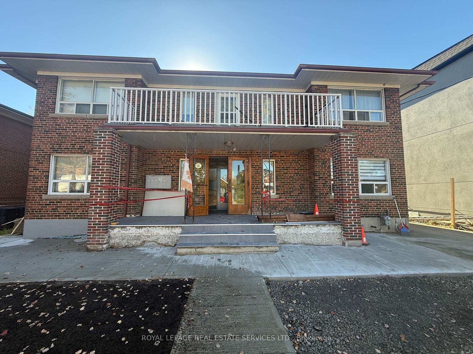 Property Photo:  19 Roseland Drive E 6  ON M8W 1Y3 