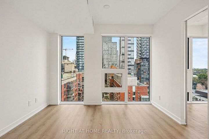 Property Photo:  100 Queen Street E 1203  ON M5C 0B5 