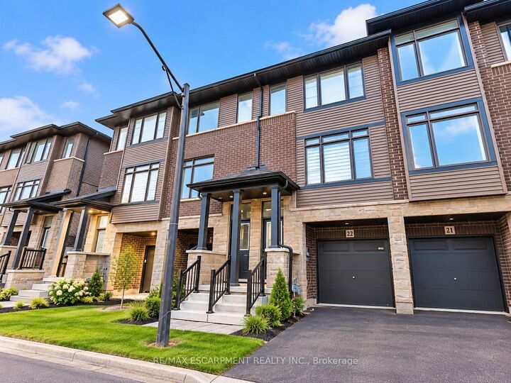 Property Photo:  120 Court Drive 22  ON N3L 0N2 
