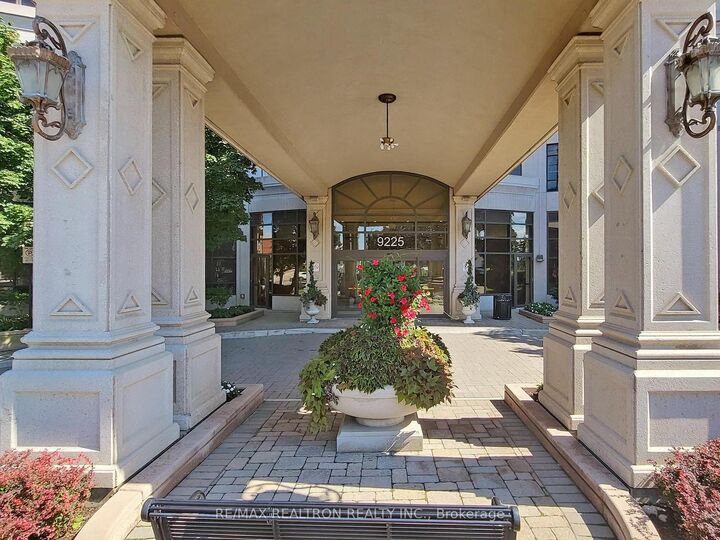 Property Photo:  9225 Jane Street 401  ON L6A 0J7 