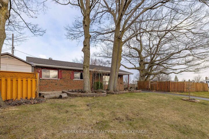 Property Photo:  628 Stanford Street  ON K7M 6A1 