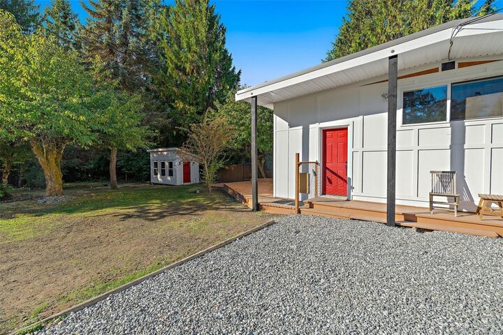 Property Photo:  1404 Fairfield Rd  BC V8H 0H7 