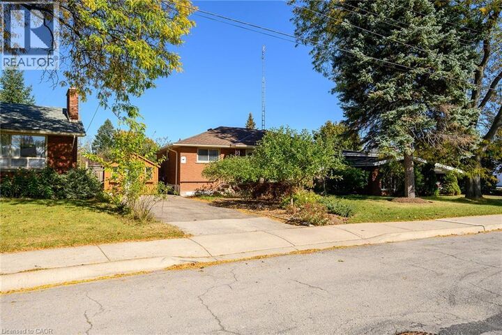 Property Photo:  6 Sandringham Avenue  ON L9C 2H4 